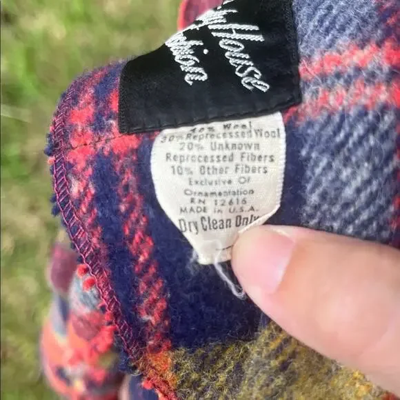 Vintage Red Blue Plaid Wool Blend Cape with Button Closure - Picture 10 of 10